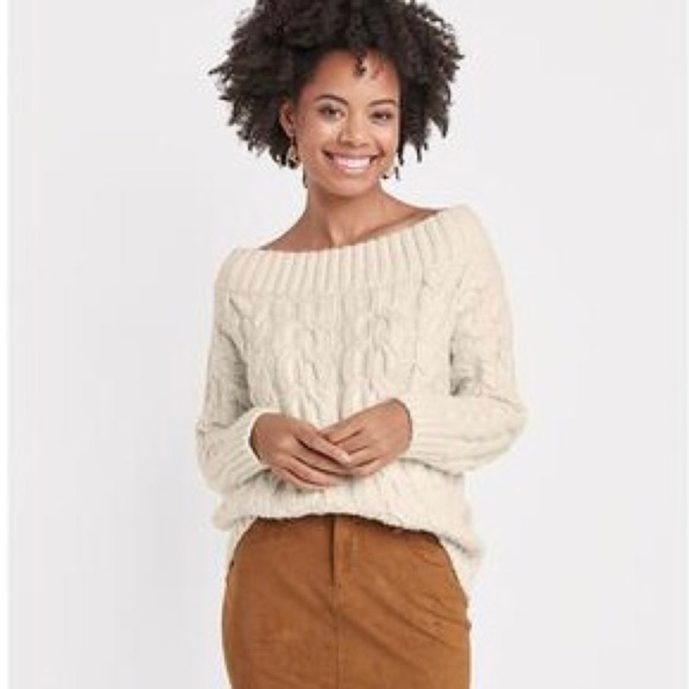 Venus-NWOT boatneck cable knit sweater